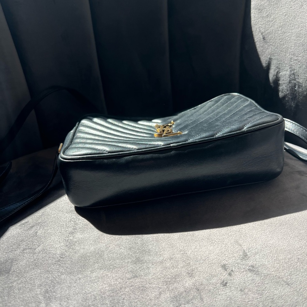 YSL camera bag quilted with gold hardware - Picture 7 of 13